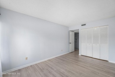 **RENOVATED**FIRST FLOOR**GREAT LOCATION** This charming - photo 27