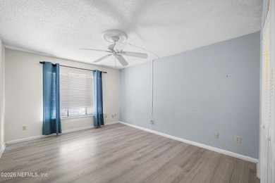 **RENOVATED**FIRST FLOOR**GREAT LOCATION** This charming - photo 28