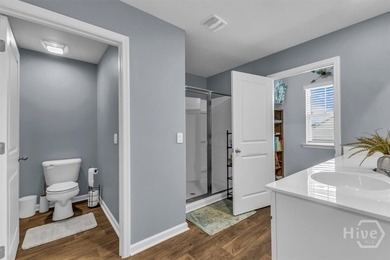 This 2-story, 5-bedroom, 3-bathroom beauty has laid all its - photo 29