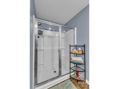 This 2-story, 5-bedroom, 3-bathroom beauty has laid all its - photo 33