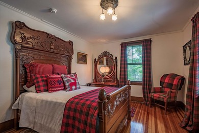 'Tojenka' is a rare Big Moose Lake estate offering an - photo 36