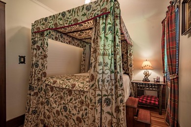 'Tojenka' is a rare Big Moose Lake estate offering an - photo 40