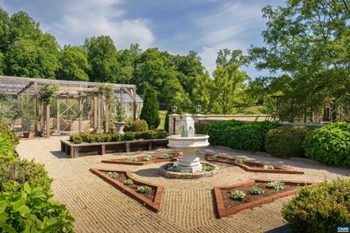 Set amidst 17 beautifully landscaped acres, Monte Ventoso is an - photo 44