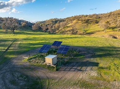 Located near Bear Valley Springs, the Black Oaks Ranch is a - photo 48