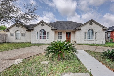 Welcome to this well-maintained and versatile property featuring - photo 2