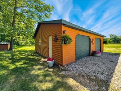 PRICE IMPROVEMENT! Welcome to your dream sanctuary, an inviting - photo 15