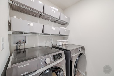 Meadow Ridge, beautiful townhomes in Aurora in school district - photo 17