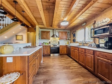PRICE IMPROVEMENT! Welcome to your dream sanctuary, an inviting - photo 19
