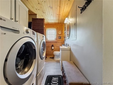 PRICE IMPROVEMENT! Welcome to your dream sanctuary, an inviting - photo 31