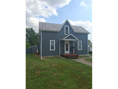 Step into a spacious 3 bedroom / 1 bathroom home that is ready - photo 1