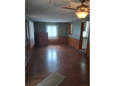 Step into a spacious 3 bedroom / 1 bathroom home that is ready - photo 5
