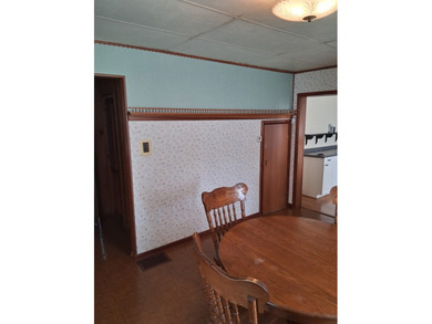 Step into a spacious 3 bedroom / 1 bathroom home that is ready - photo 10