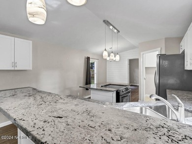 Modern Coastal Retreat with NO City taxes. Experience the best - photo 5
