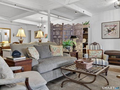 Located in the heart of New London's historic seaside district - photo 11