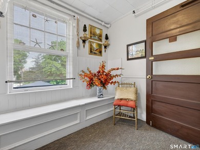 Located in the heart of New London's historic seaside district - photo 12