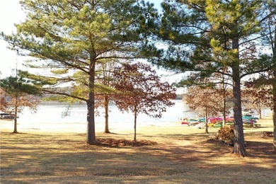 Premier Homesite in Chickasaw Point - Seasonal Lake Hartwell - photo 14