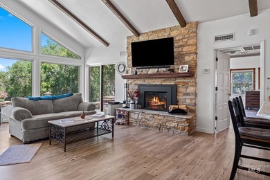 Welcome to this beautifully maintained home in the desirable - photo 18