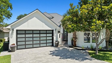 Modern Waterfront Luxury in the Heart of Horseshoe Bay - photo 2
