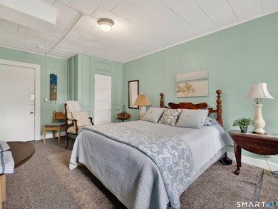 Located in the heart of New London's historic seaside district - photo 24