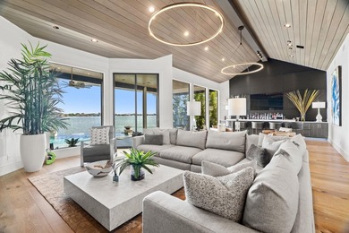 Modern Waterfront Luxury in the Heart of Horseshoe Bay - photo 5