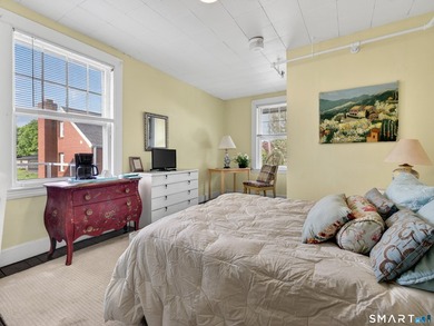Located in the heart of New London's historic seaside district - photo 26