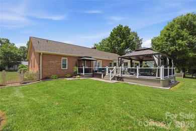 Welcome to this stunning all brick home in Hunters Creek Estates - photo 33