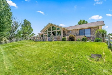 Welcome to this beautifully maintained home in the desirable - photo 33