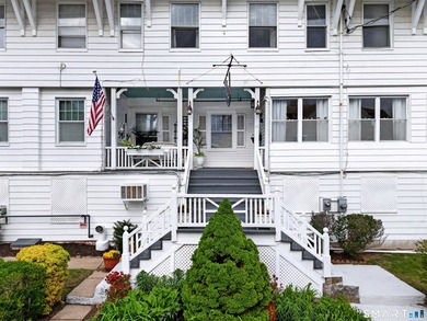 Located in the heart of New London's historic seaside district - photo 35