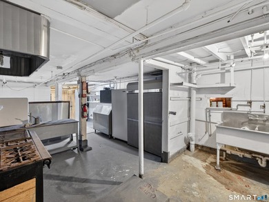 Located in the heart of New London's historic seaside district - photo 38