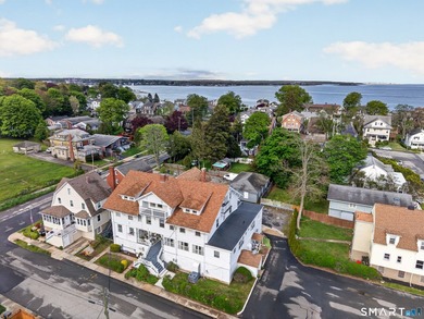 Located in the heart of New London's historic seaside district - photo 40