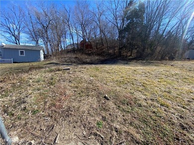 Smithville Lake Lot Sale Pending in Smithville Missouri