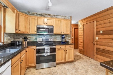Nestled in the heart of Massanutten, this charming cabin offers - photo 17