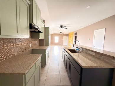 Step into this beautifully designed, recently built 3-bedroom - photo 5