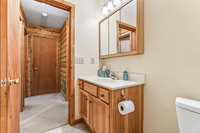 Nestled in the heart of Massanutten, this charming cabin offers - photo 26