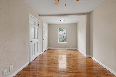Welcome to 1705 Sycamore in Corpus Christi-a charming and - photo 2