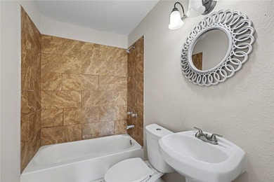 Welcome to 1705 Sycamore in Corpus Christi-a charming and - photo 5