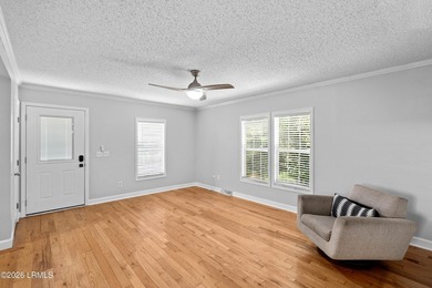 Welcome to your own private retreat just minutes from the charm - photo 12