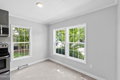 Welcome to your own private retreat just minutes from the charm - photo 15