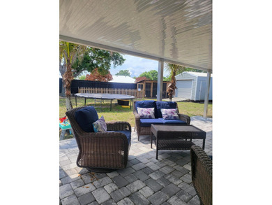 CBS home 3/2 located on a large corner lot! Split floor plan - photo 25