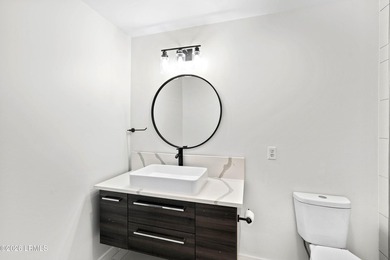 Welcome to your own private retreat just minutes from the charm - photo 33
