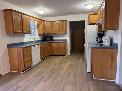 NEW PRICE!! CHECK THIS OUT...Discover effortless lake-area - photo 12