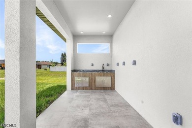 Welcome to your dream home in Cape Coral! This stunning single - photo 16