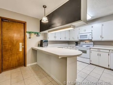 1 Mile from Belle Starr Marina! This 3-bedroom, 2-bath home - photo 17