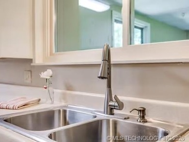 1 Mile from Belle Starr Marina! This 3-bedroom, 2-bath home - photo 19