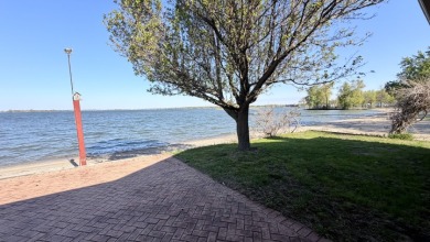 Lake front property - photo 14