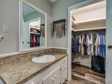 1 Mile from Belle Starr Marina! This 3-bedroom, 2-bath home - photo 37
