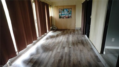Super spacious condo in Island Park Village perfecly tucked on a - photo 8