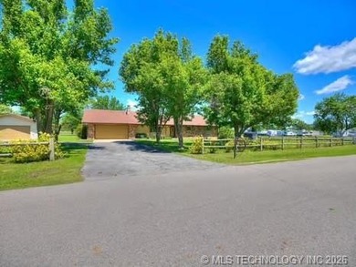 1 Mile from Belle Starr Marina! This 3-bedroom, 2-bath home - photo 45