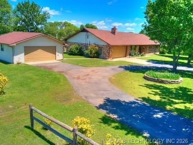 1 Mile from Belle Starr Marina! This 3-bedroom, 2-bath home - photo 46