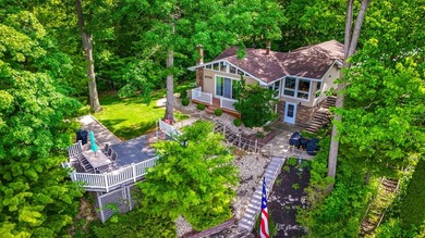 Welcome to 691 Timothy Drive in Holiday Lakes! This beautifully - photo 3